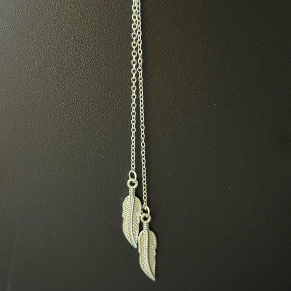 Bohemian Silver-tone Y Shape Necklace with 2 Leaves Hanging Pendant. - Picture 3 of 4